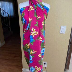 NWOT Sarong Scarf Wrap Pareo Shawl  Hibiscus Hawaiian